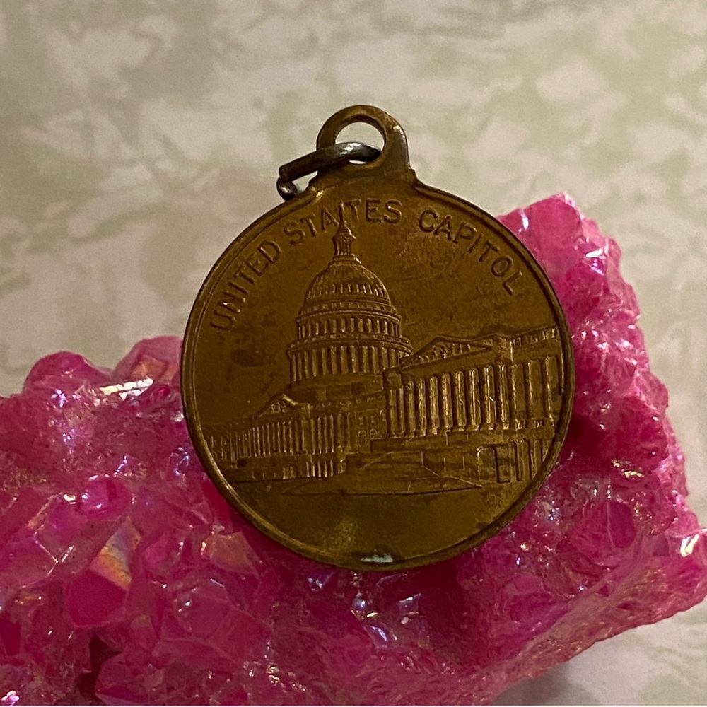LAST CHANCE 🔥 Vintage United States Capital White House Reversible Pendant #6294 - Picture 6 of 6